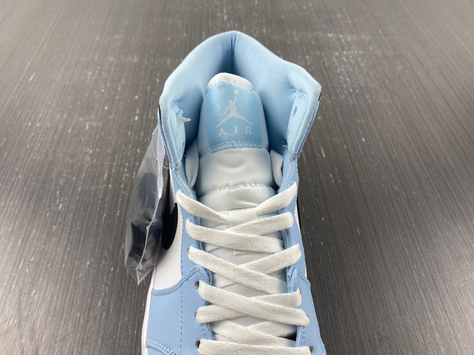 Jordan 1 Mid Ice Blue (GS) - 555112-401