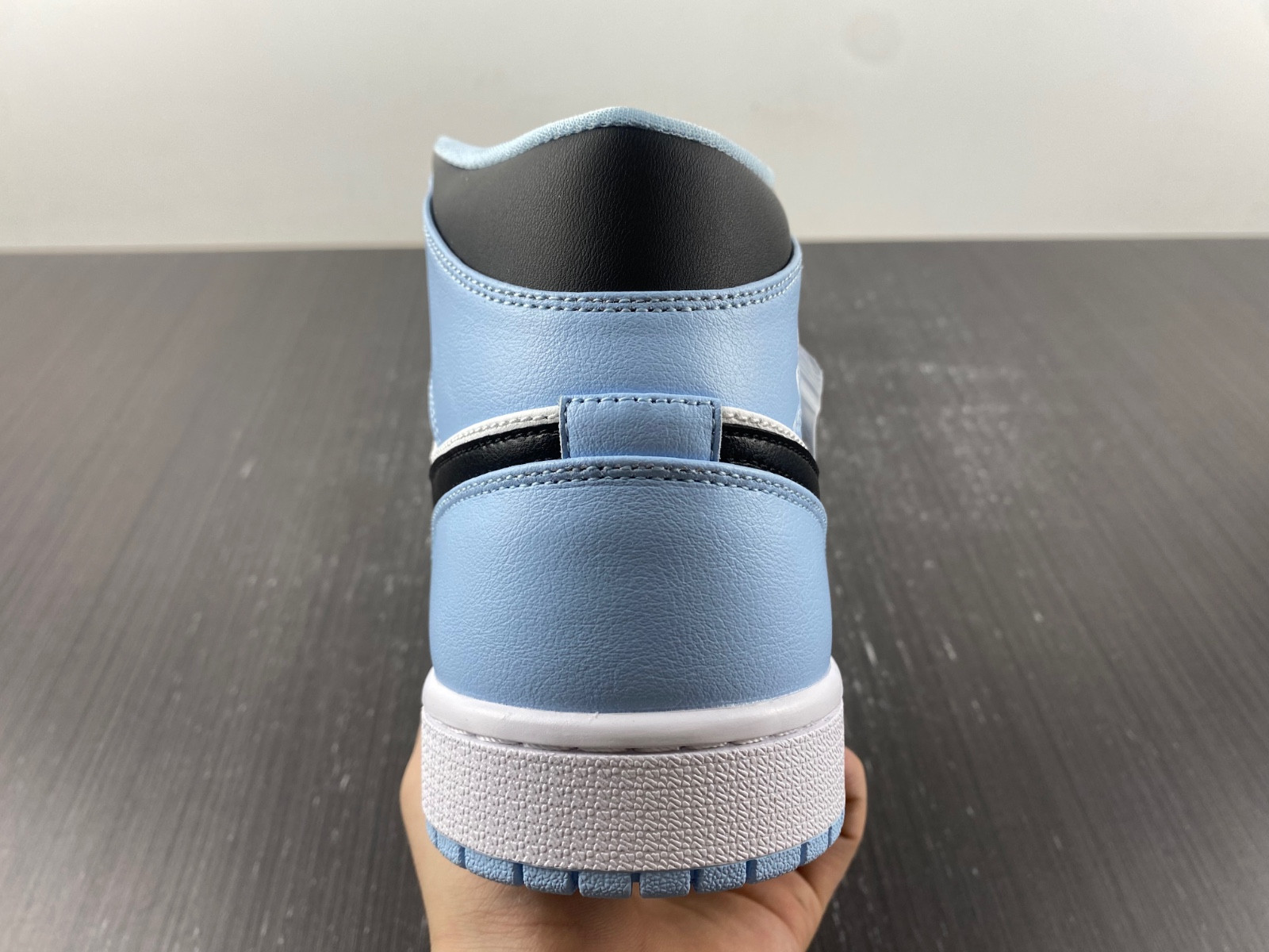 Jordan 1 Mid Ice Blue (GS) - 555112-401