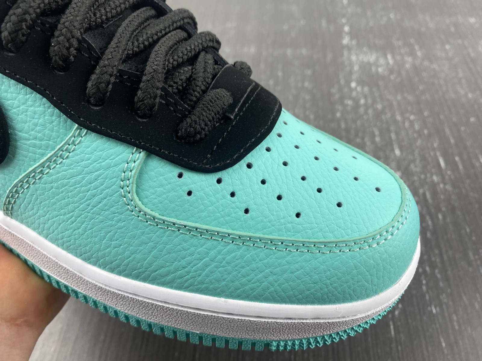 T*f*ny & co. x air force 1 low dz1382-002