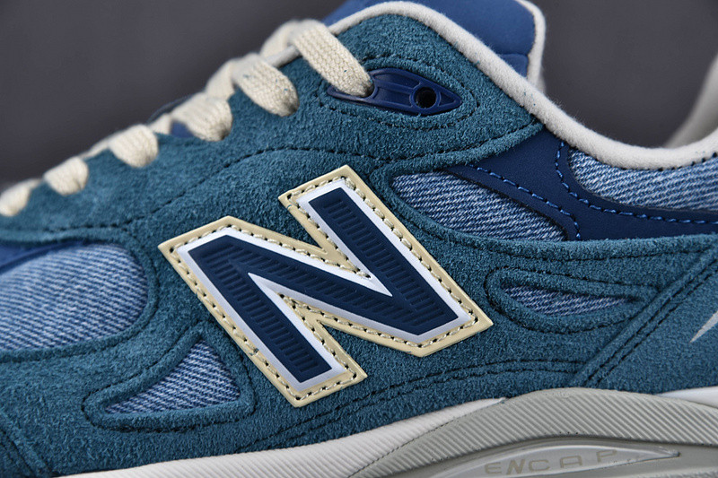New Balance 990v3 Levi
