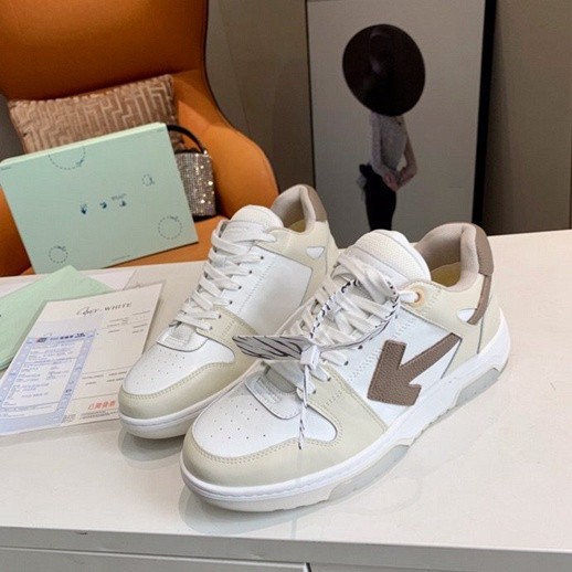 Off-White c/o Virgil Abloh
