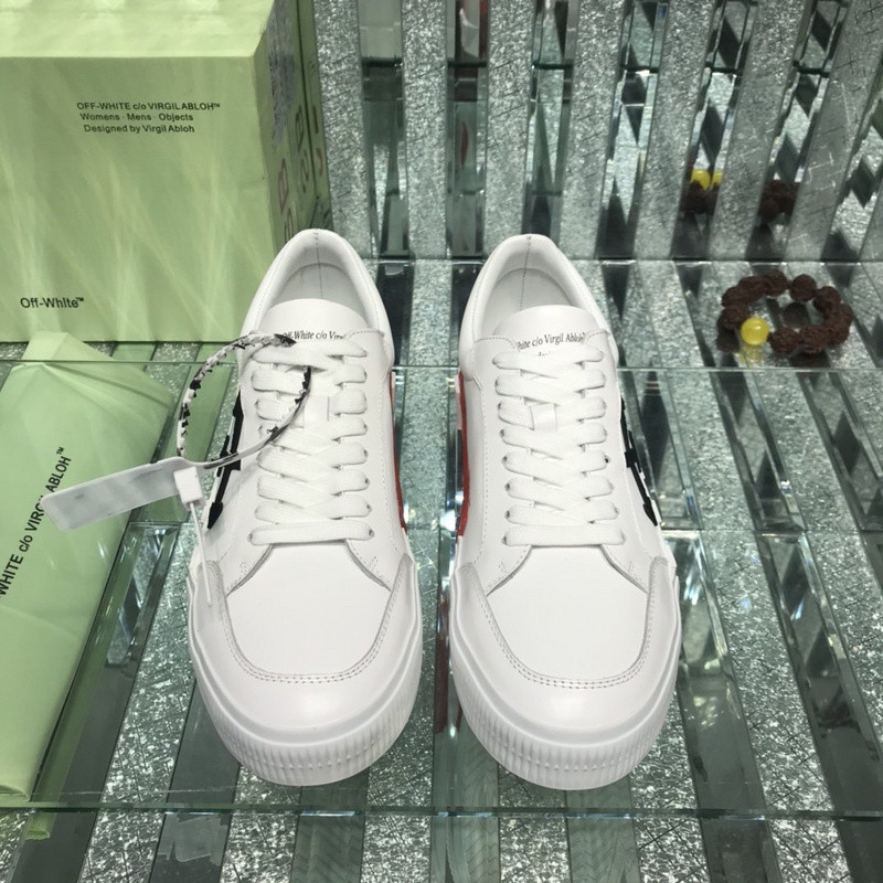 Off-White c/o Virgil Abloh