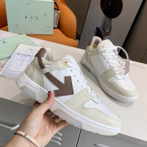 Off-White c/o Virgil Abloh