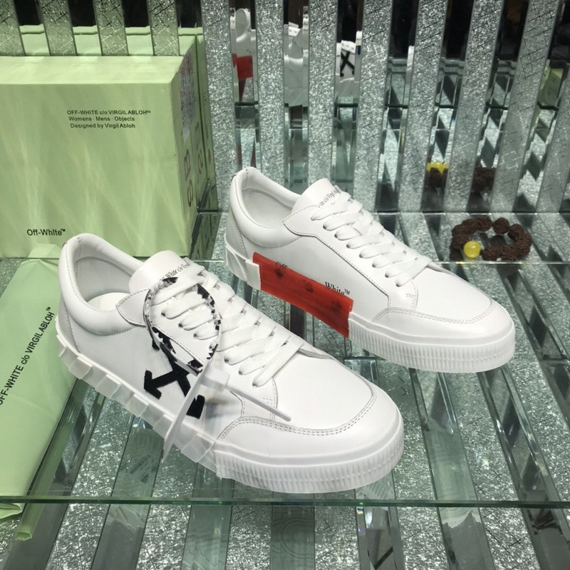 Off-White c/o Virgil Abloh