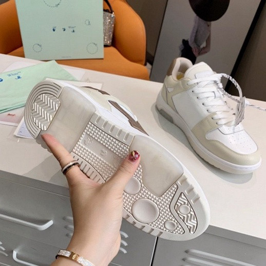 Off-White c/o Virgil Abloh