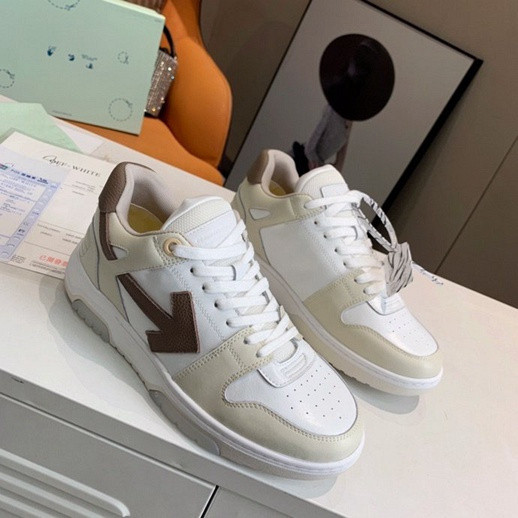Off-White c/o Virgil Abloh