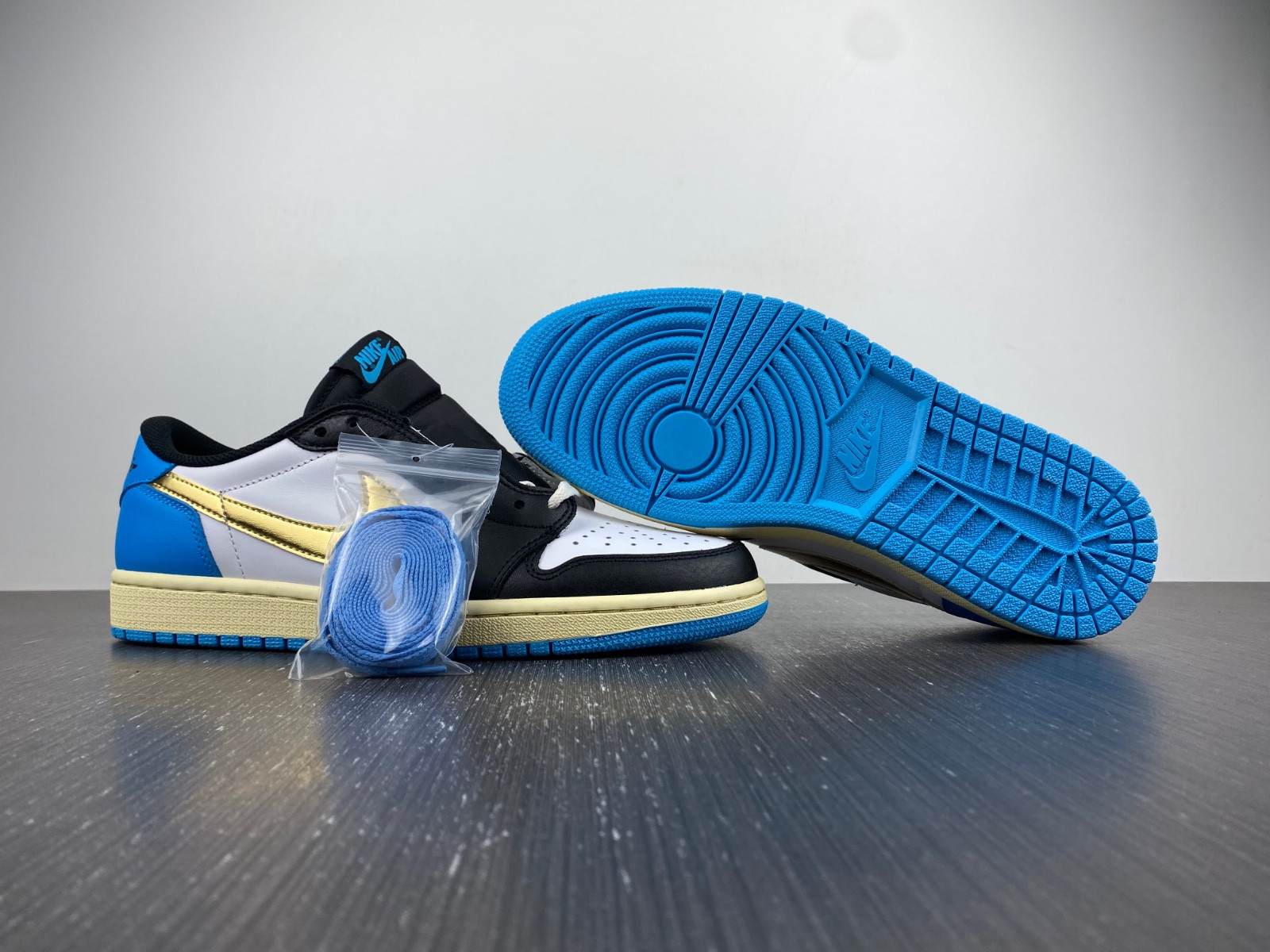 Jordan Air Jordan 1 Low OG CZ0790-104