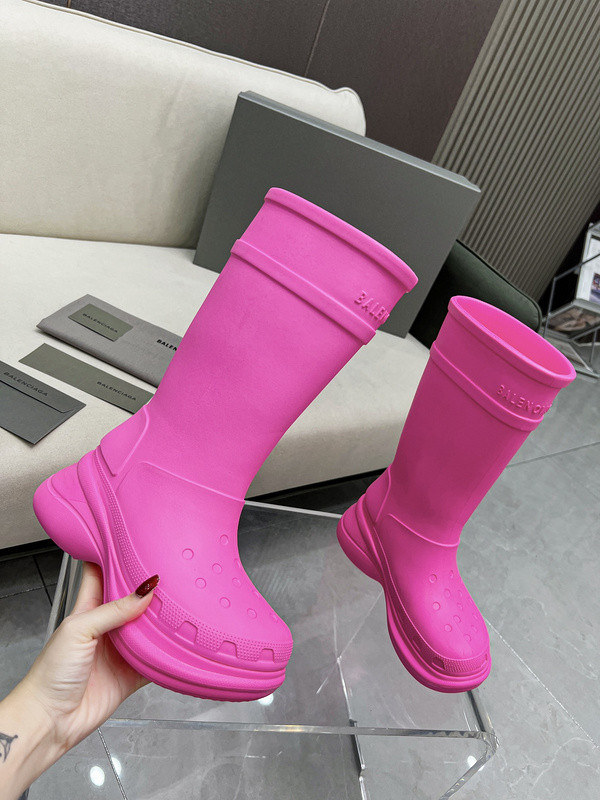 Ba*len*cia*ga x crocs boot pink