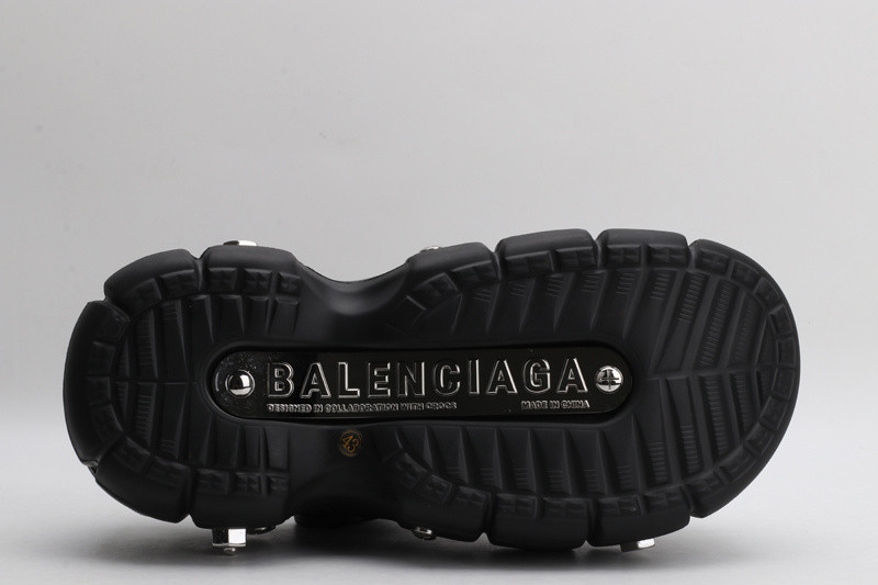 Ba*len*cia*ga slides