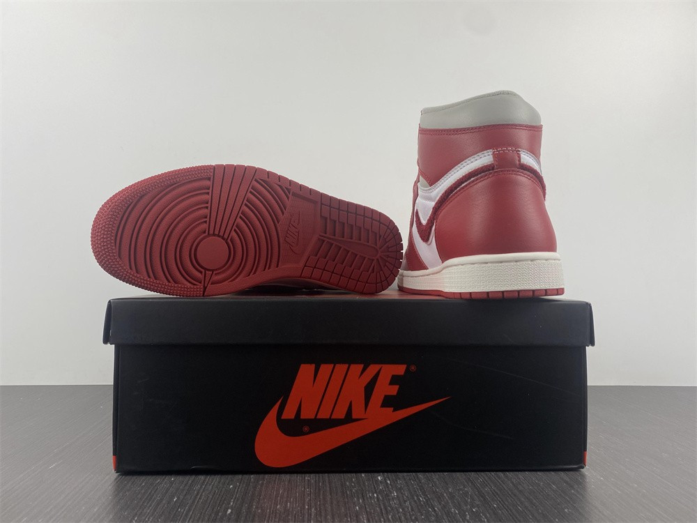 Jordan 1 High OG Newstalgia Chenille DJ4891-061