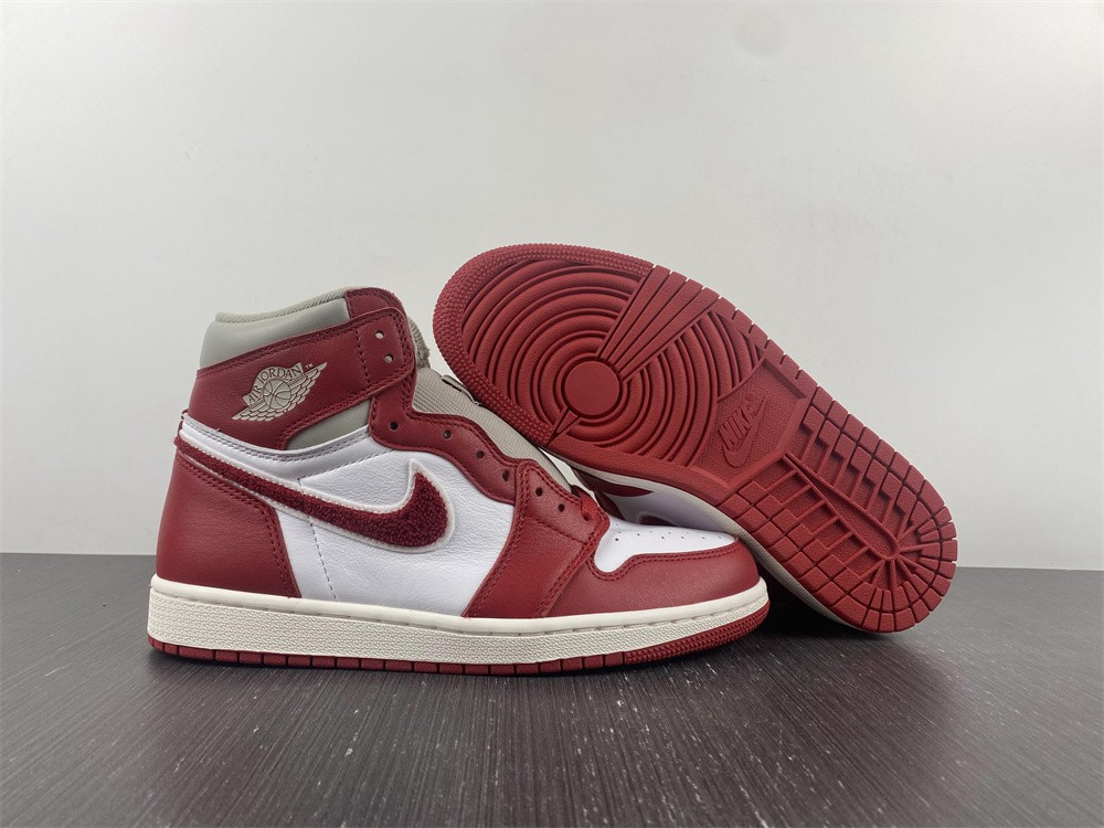 Jordan 1 High OG Newstalgia Chenille DJ4891-061