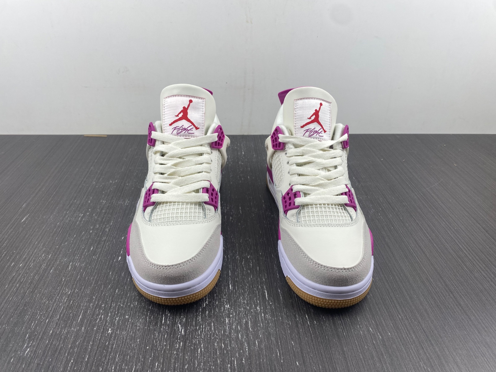 NIKE SB X AIR JORDAN 4 DR5415-106