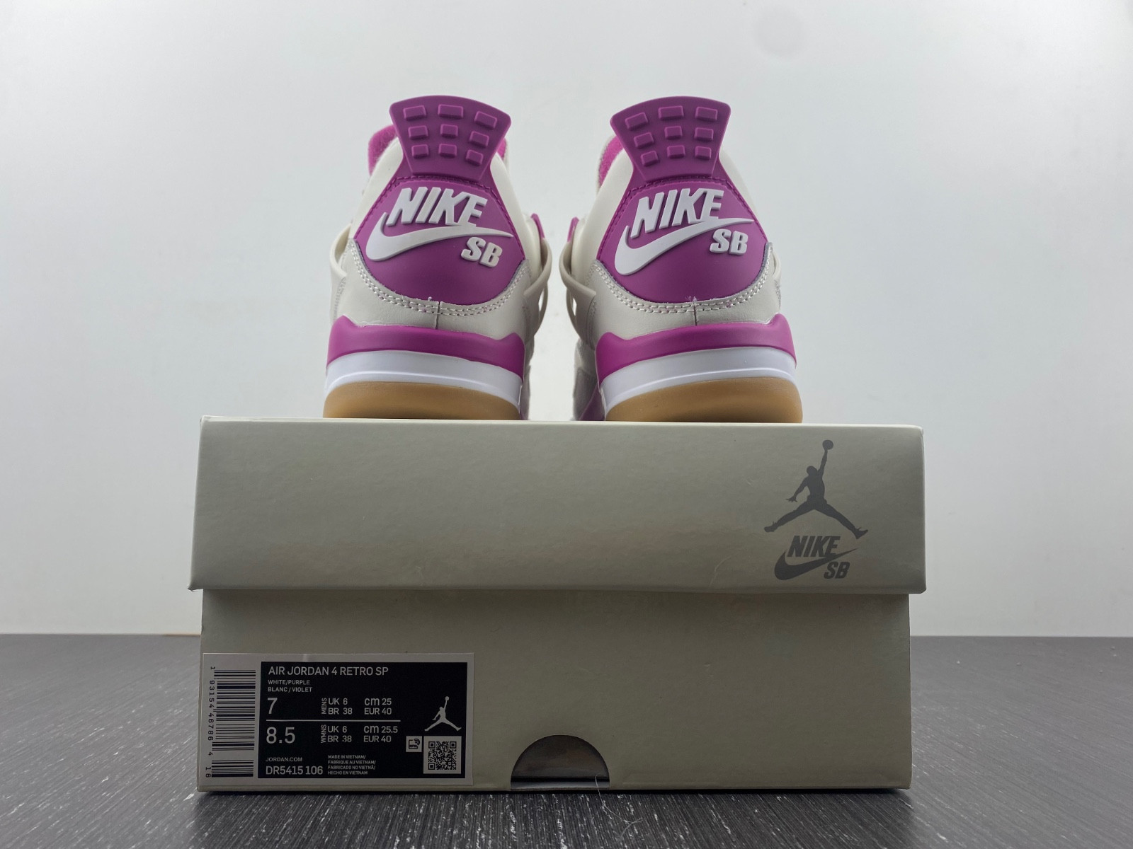 NIKE SB X AIR JORDAN 4 DR5415-106
