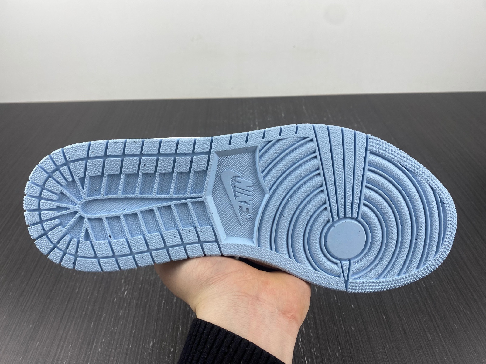 Jordan 1 Low SE Reverse Ice Blue (W) - DV1299-104