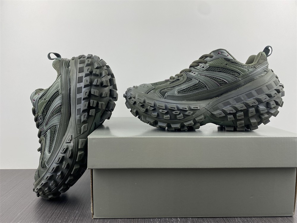 Ba*len*cia*ga bouncer chunky-sole sneakers