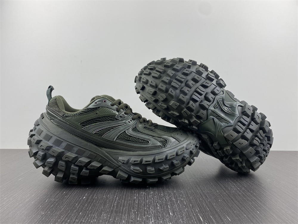 Ba*len*cia*ga bouncer chunky-sole sneakers