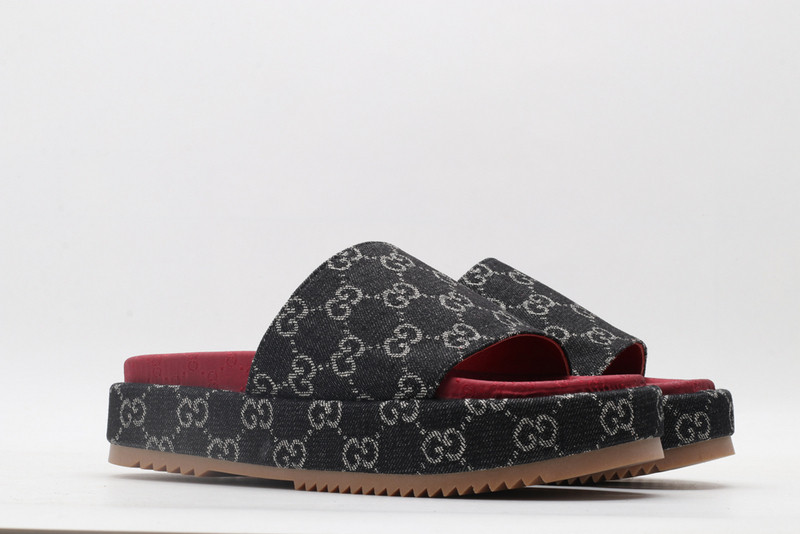 GUC LEATHER SLIDE