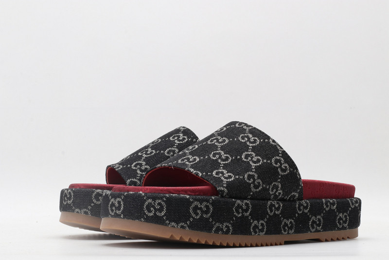 GUC LEATHER SLIDE