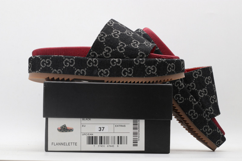 GUC LEATHER SLIDE
