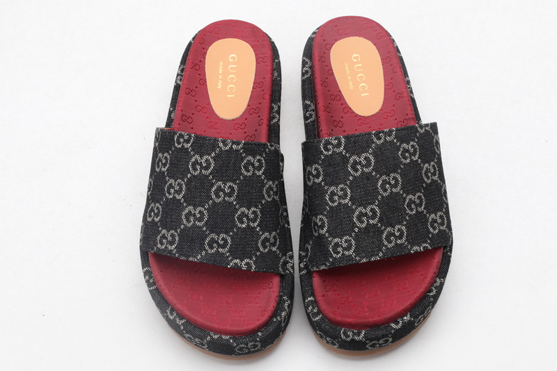 GUC LEATHER SLIDE