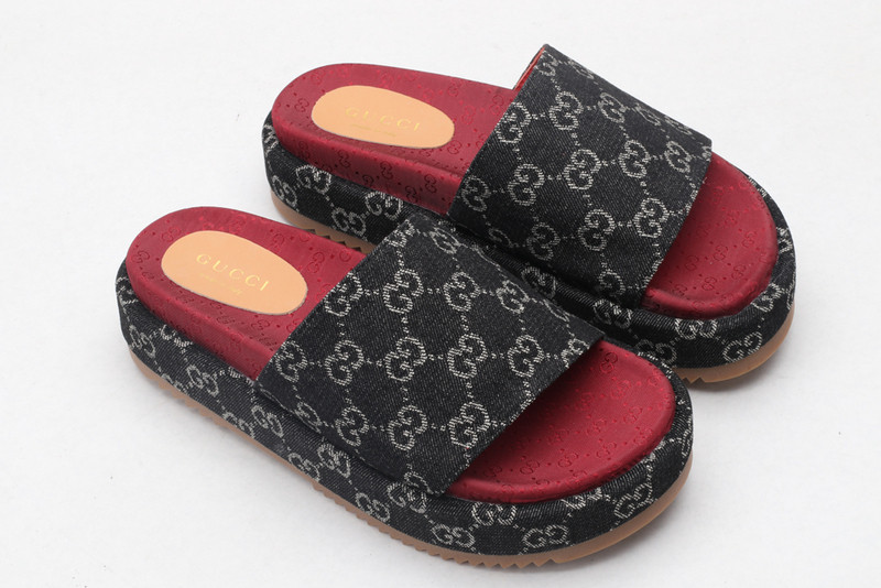 GUC LEATHER SLIDE