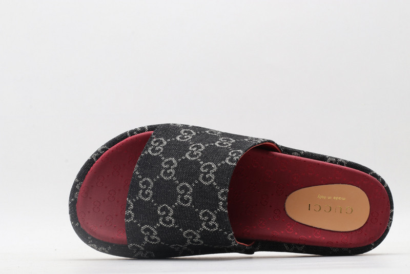 GUC LEATHER SLIDE