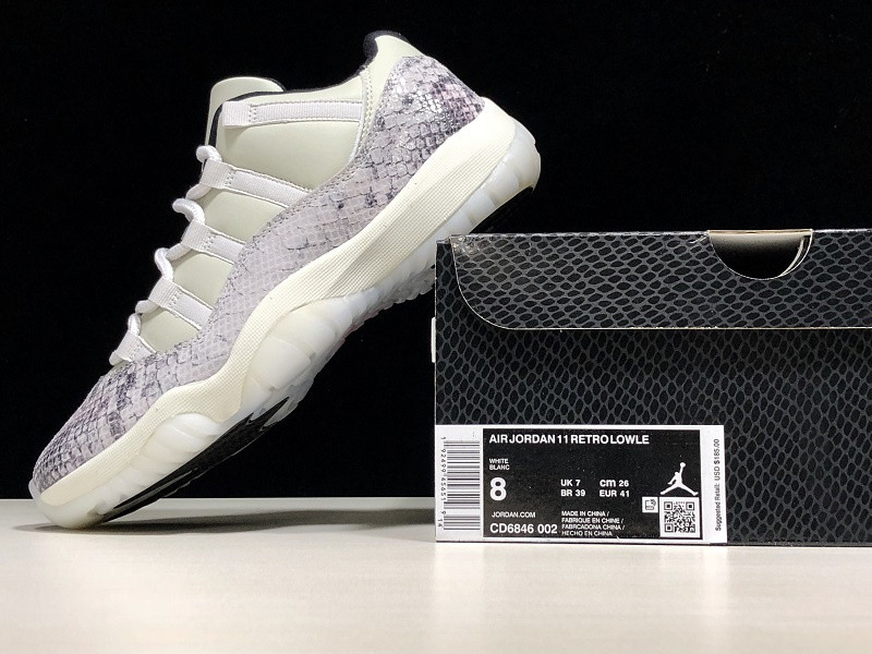 AIR JORDAN 11 RETRO LOW 