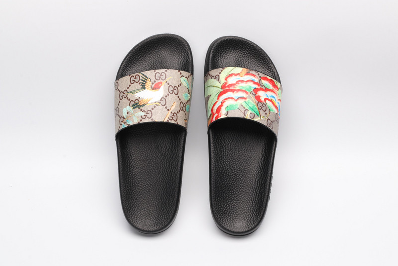 GUC LEATHER SLIDE