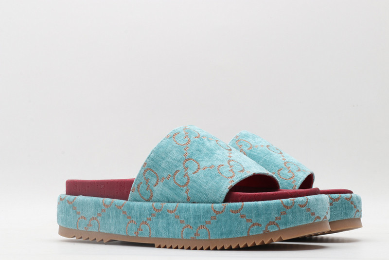GUC LEATHER SLIDE