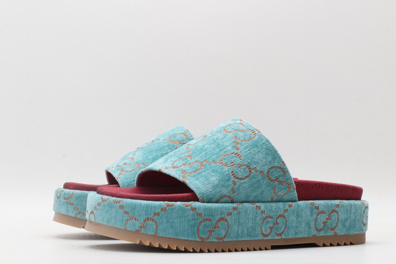 GUC LEATHER SLIDE