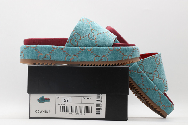 GUC LEATHER SLIDE