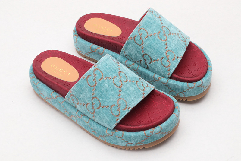 GUC LEATHER SLIDE