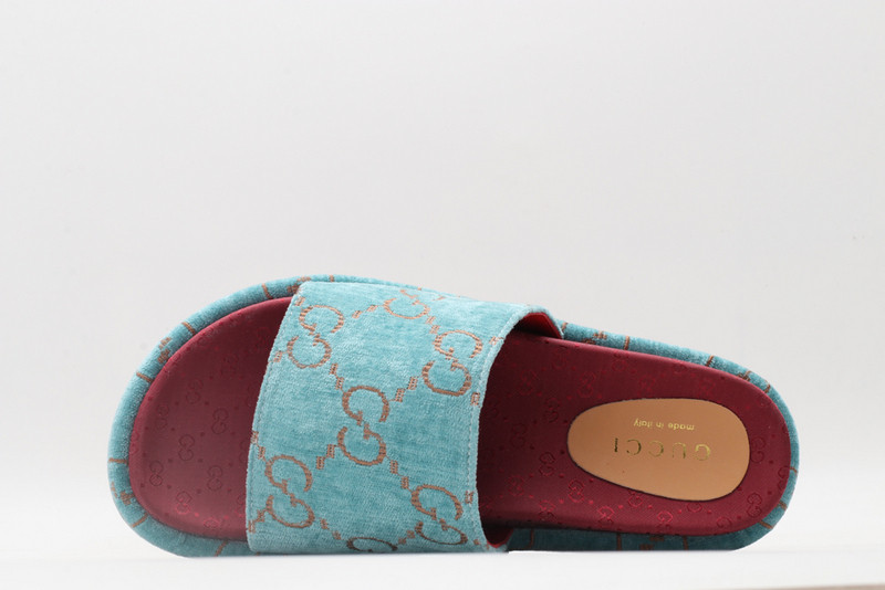 GUC LEATHER SLIDE