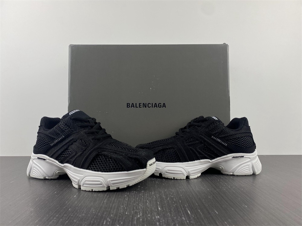 Ba*len*cia*ga phantom sneaker