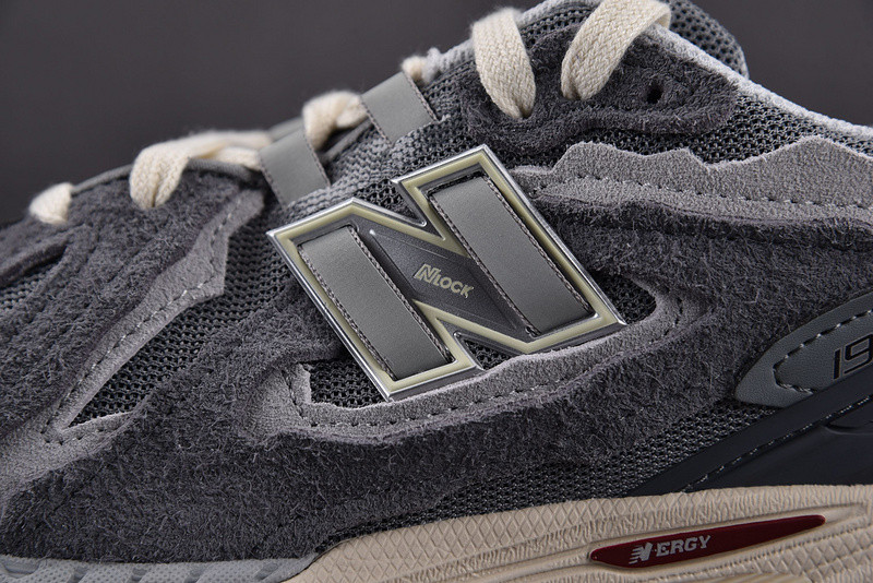 New Balance M1906D