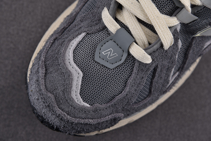 New Balance M1906D