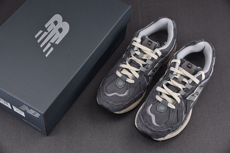 New Balance M1906D