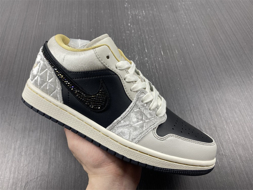 Air Jordan 1 Low Beaded DV1762-001