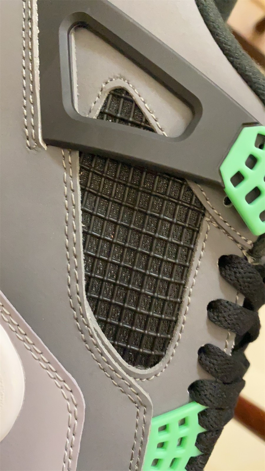 AIR JORDAN 4
