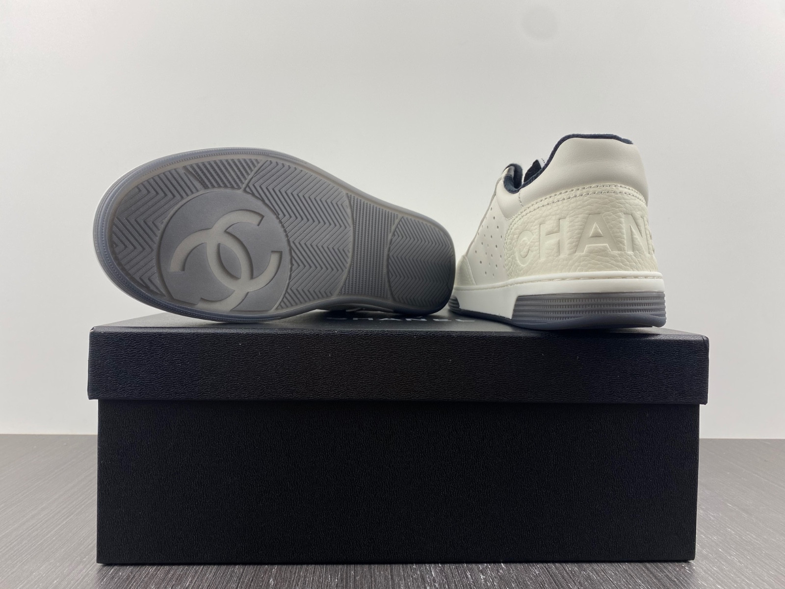 CHA_NEL SNEAKERS