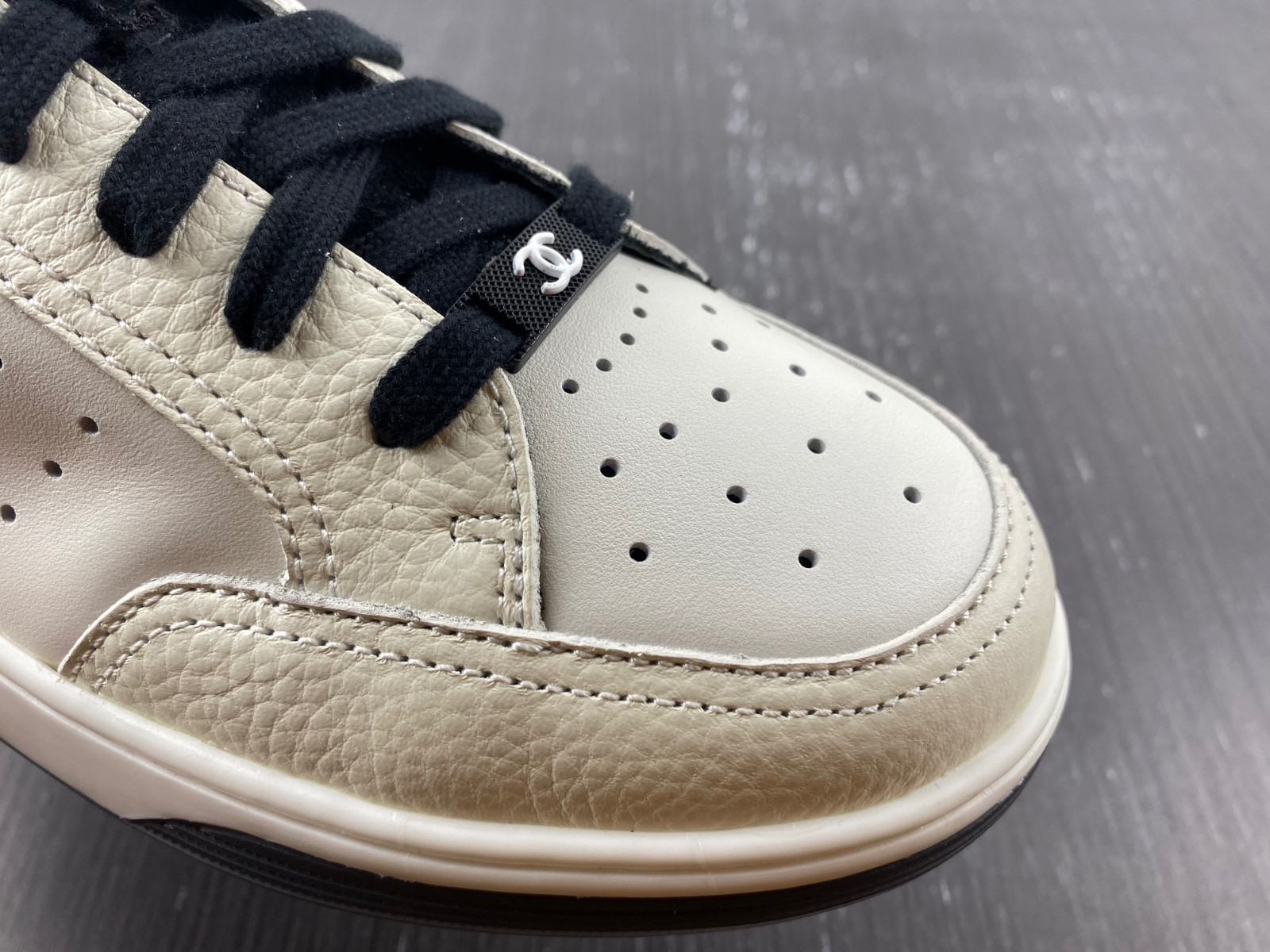 CHA_NEL SNEAKERS