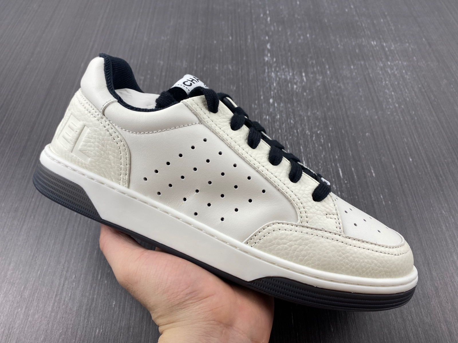 CHA_NEL SNEAKERS