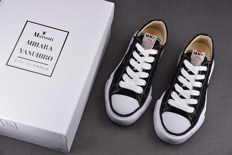 MAISON MIHARA SNEAKERS
