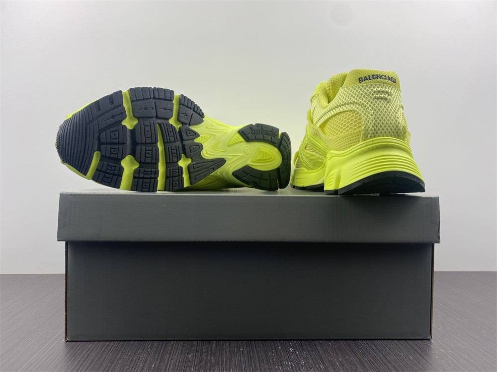Ba*len*cia*ga phantom sneaker