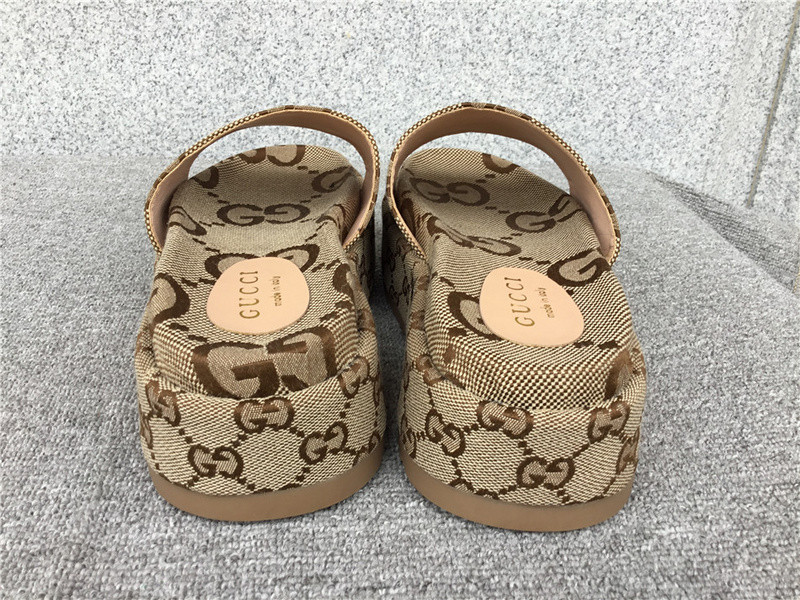 GUC LEATHER SLIDE