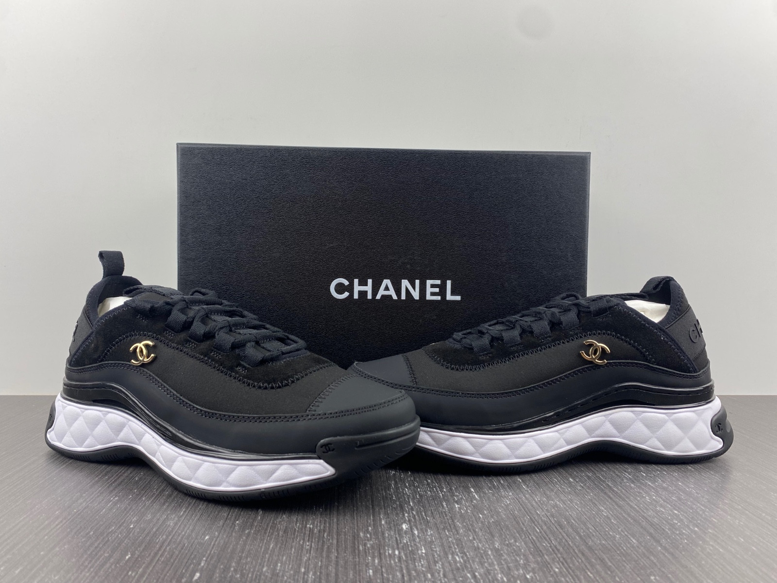 CHA_NEL SNEAKERS