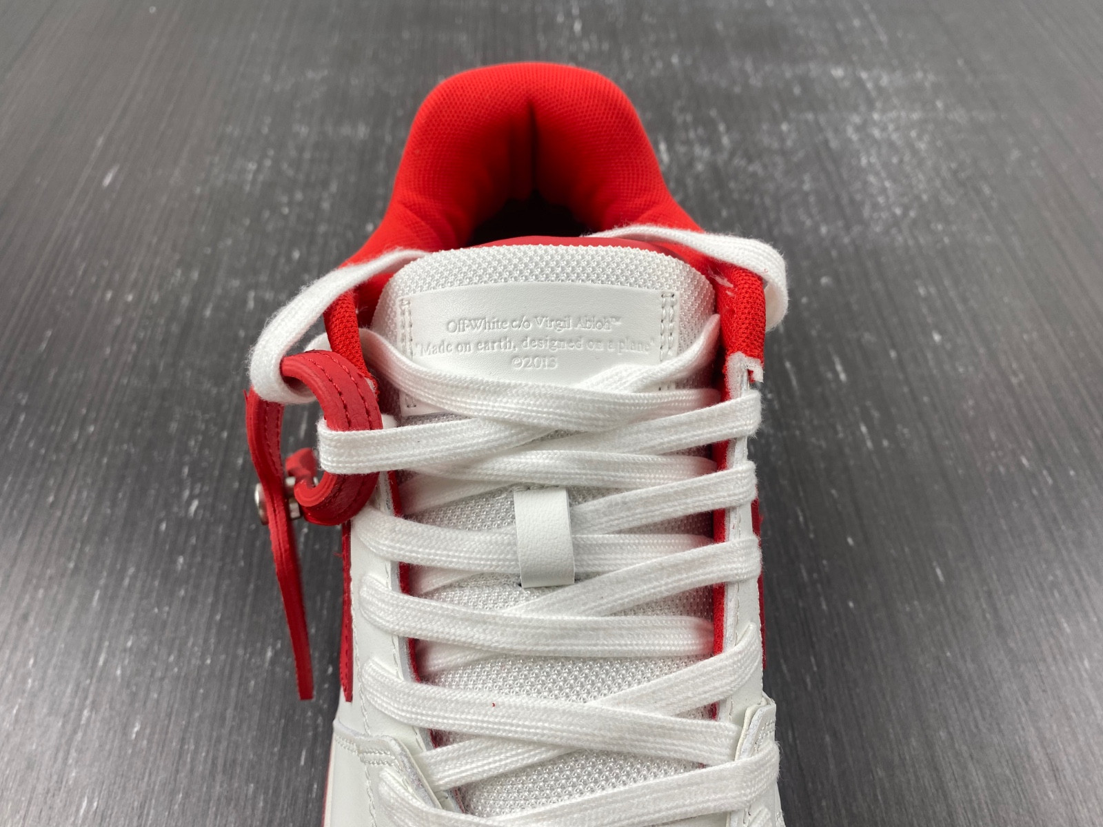 Off-White c/o Virgil Abloh