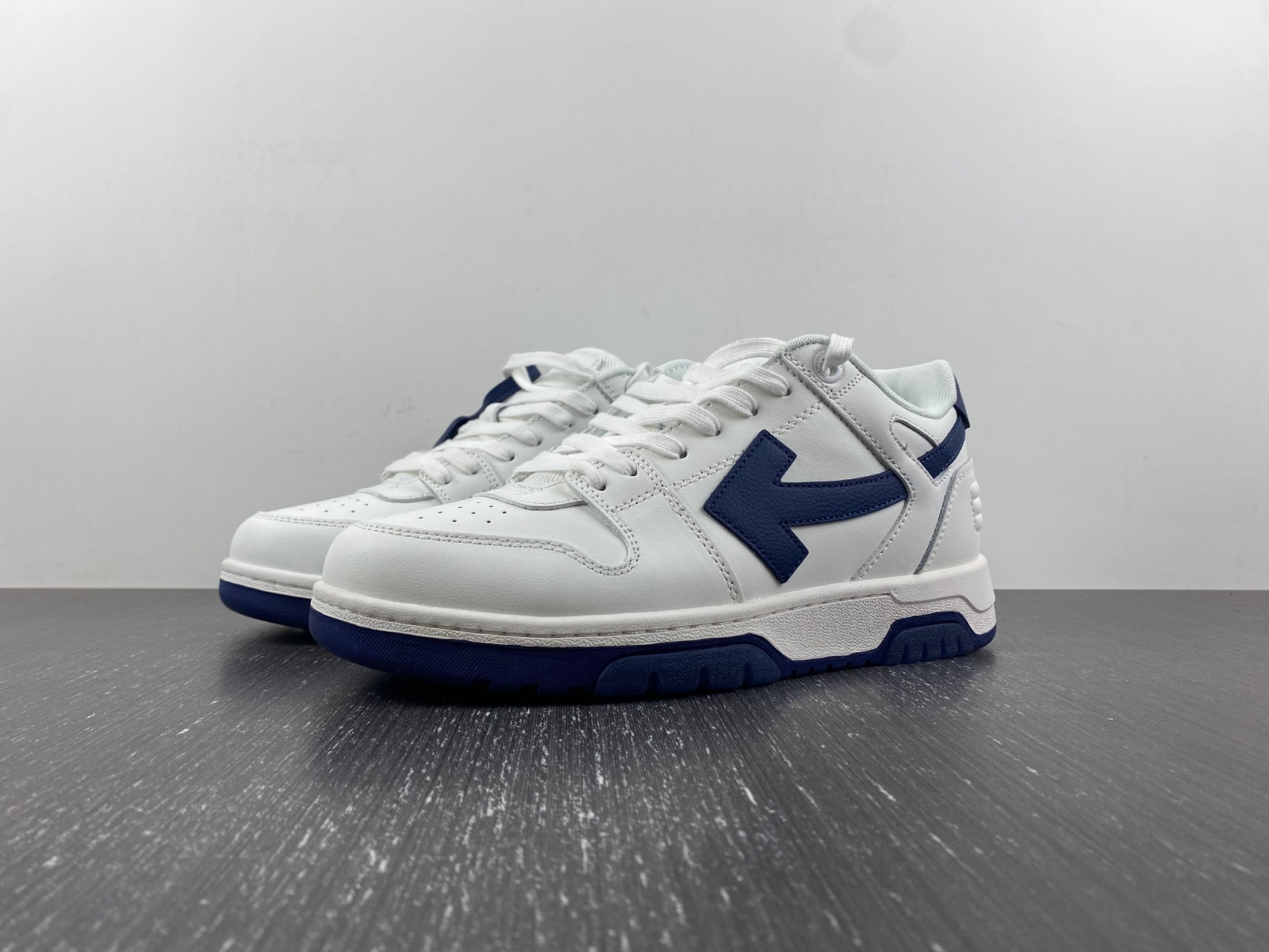 Off-White c/o Virgil Abloh