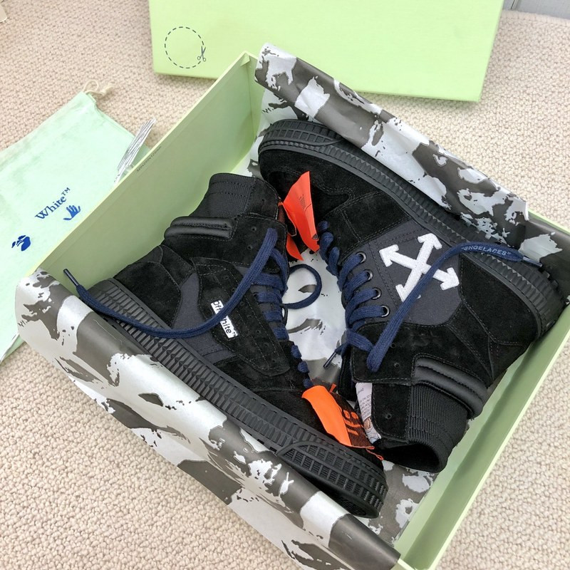 Off-White c/o Virgil Abloh
