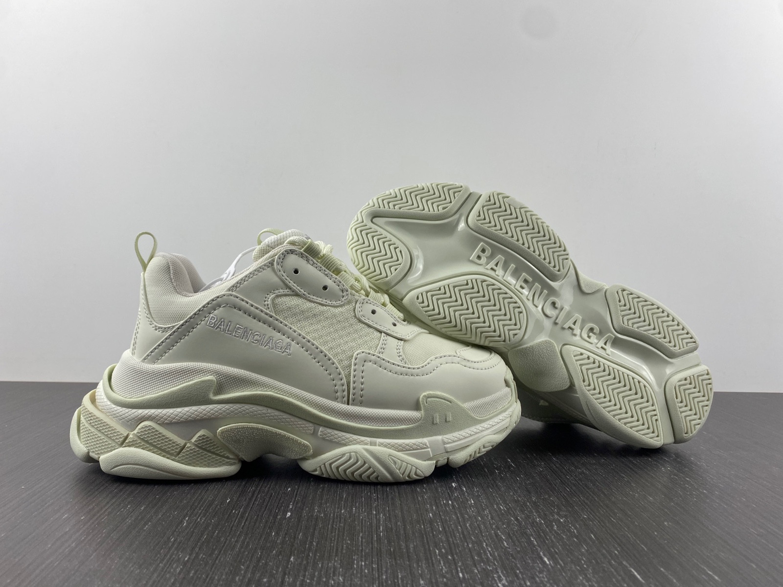 Ba*len*cia*ga triple s 524039 w2cr5 9001